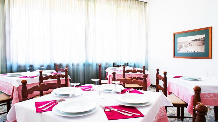 tavola-ristorante.jpg