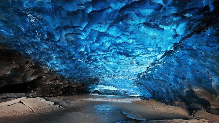 Skaftafell-ice-cave-3255D.jpg