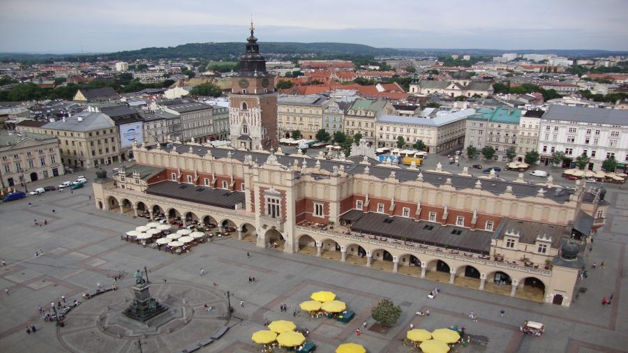 Kraków - rynek sukiennice.jpg