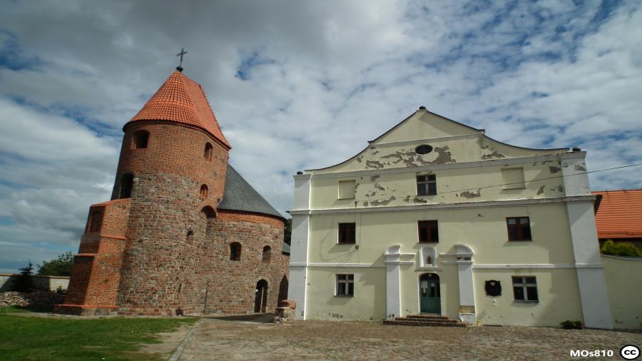 Strzelno - rotunda prokopa CC.jpg